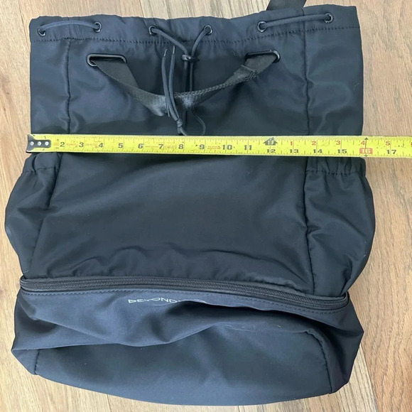 Beyond Yoga Gym Bag New Drawstring Black Convertible Bag - Picture 7 of 8